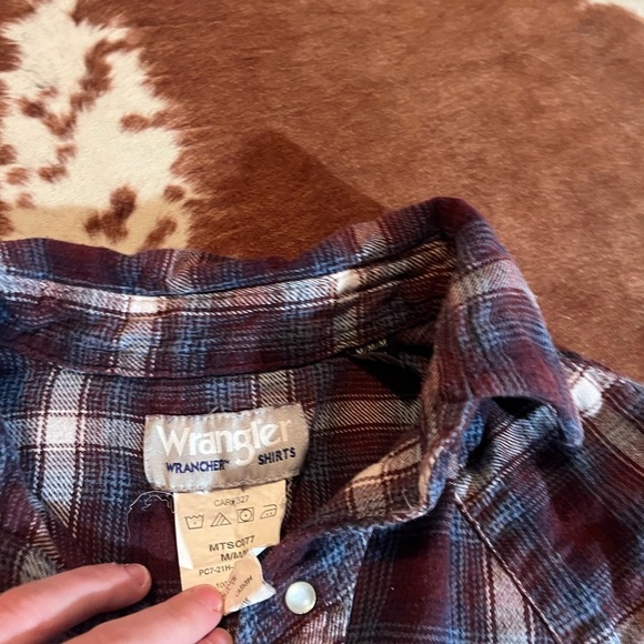 Wrangler Wrancher women's Pearl snap 
size medium 
No flaws - Picture 2 of 4